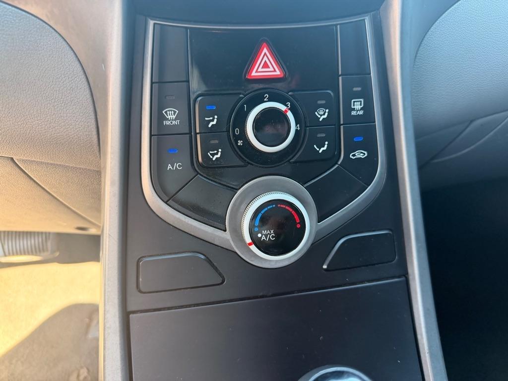 Hyundai Elantra  2016