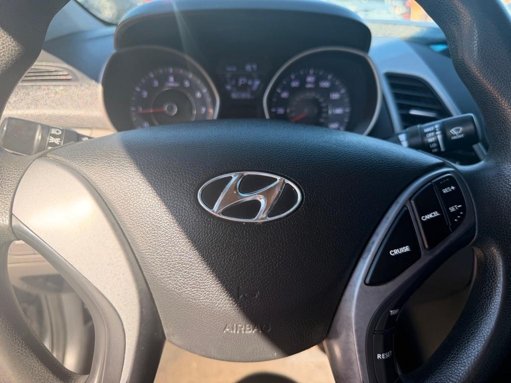 Hyundai Elantra  2016