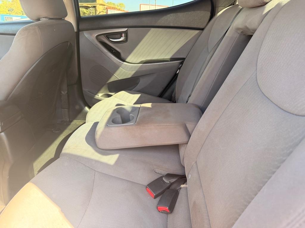 Hyundai Elantra  2016