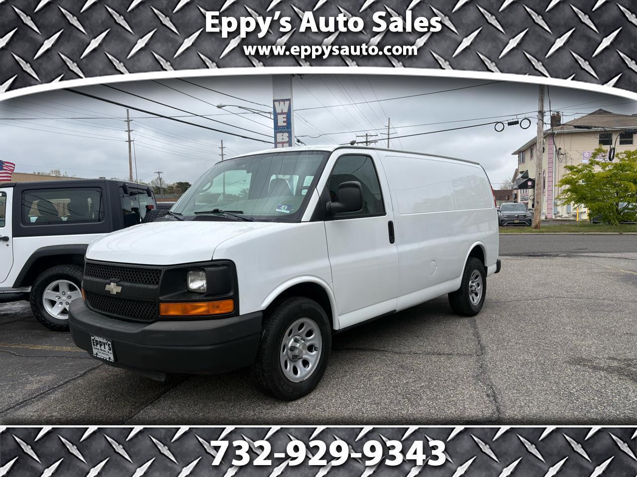 2009 Chevrolet Express Cargo Van RWD 1500 135"