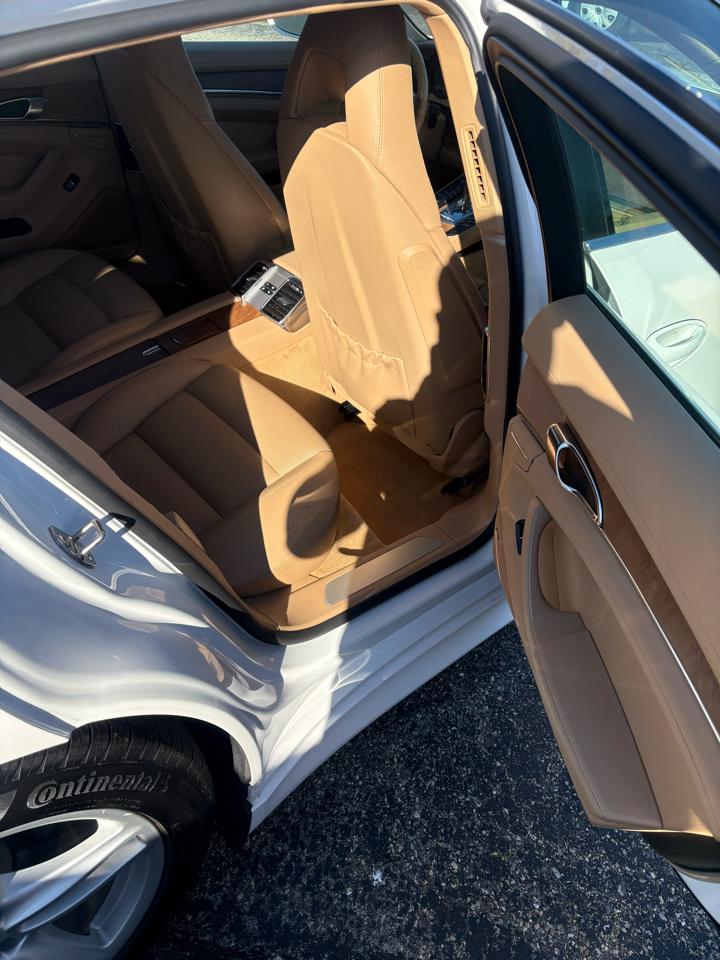 Porsche Panamera 4dr HB 4S 2011