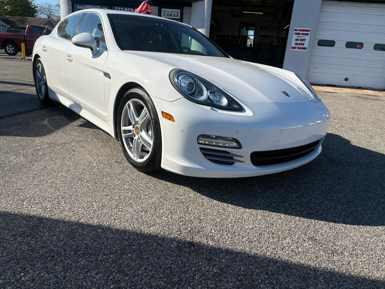 Porsche Panamera 4dr HB 4S 2011