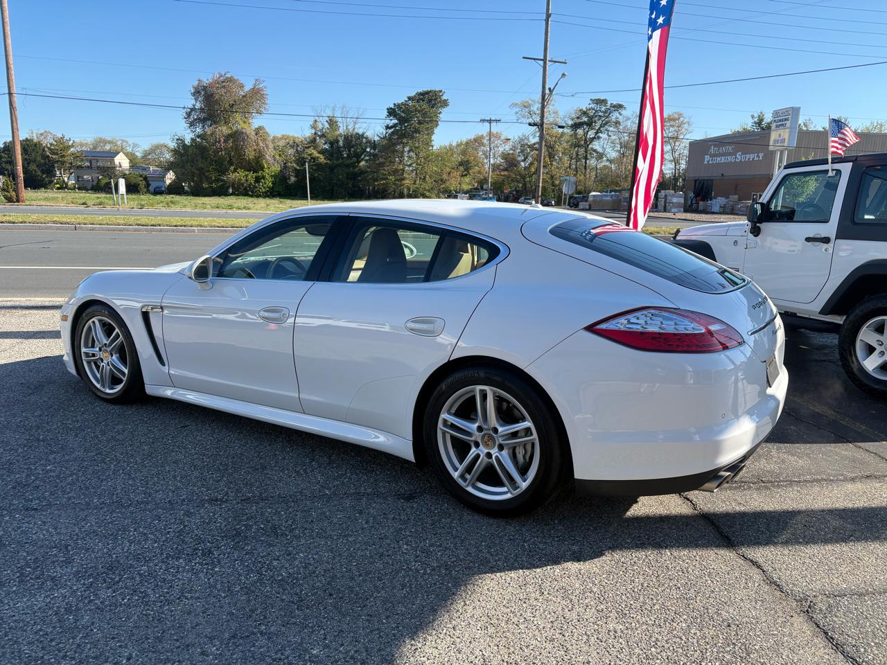 Porsche Panamera 4dr HB 4S 2011