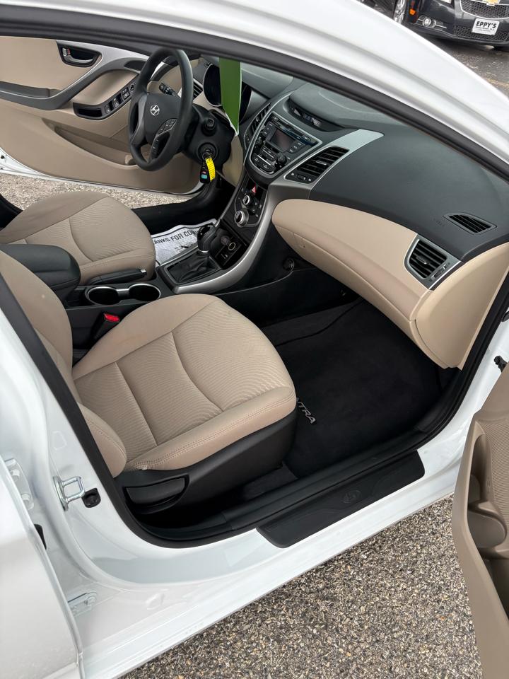 Hyundai Elantra 4dr Sdn Auto SE (Alabama Plant) 2016