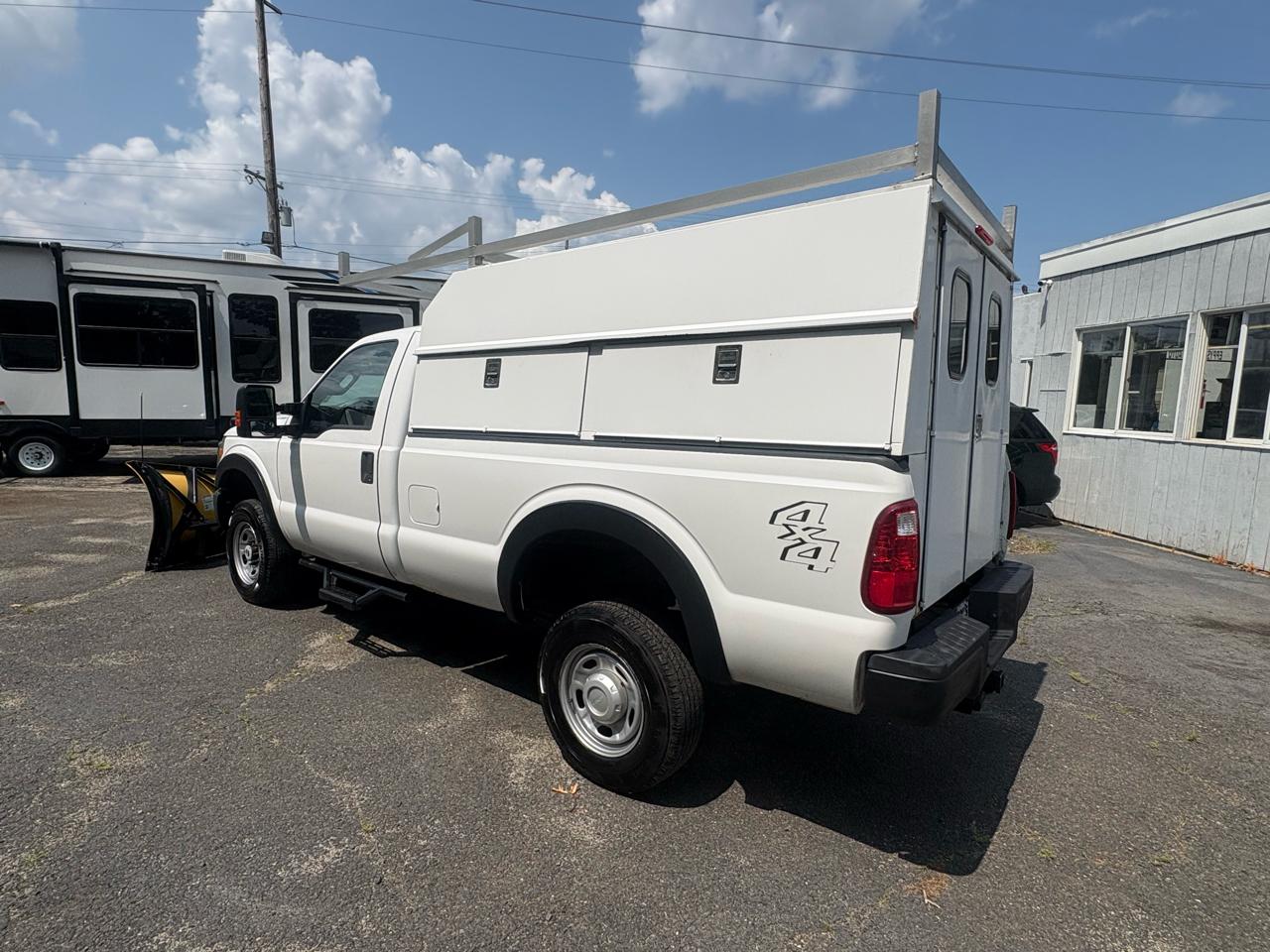 Ford Super Duty F-250 SRW 4WD Reg Cab 137" XLT 2015