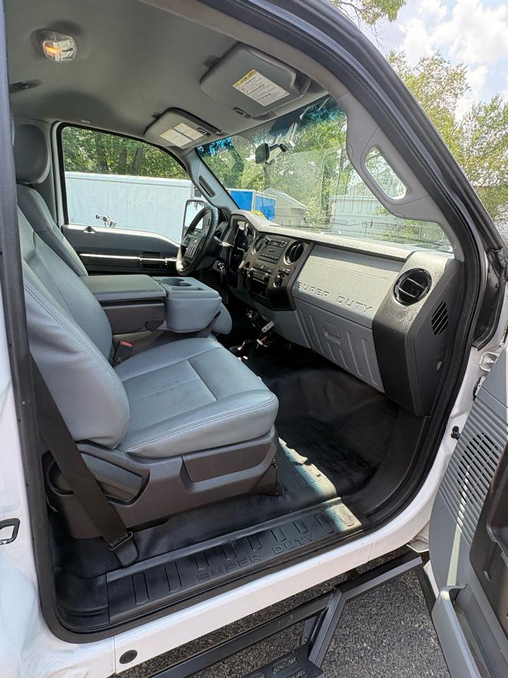 Ford Super Duty F-250 SRW 4WD Reg Cab 137" XLT 2015