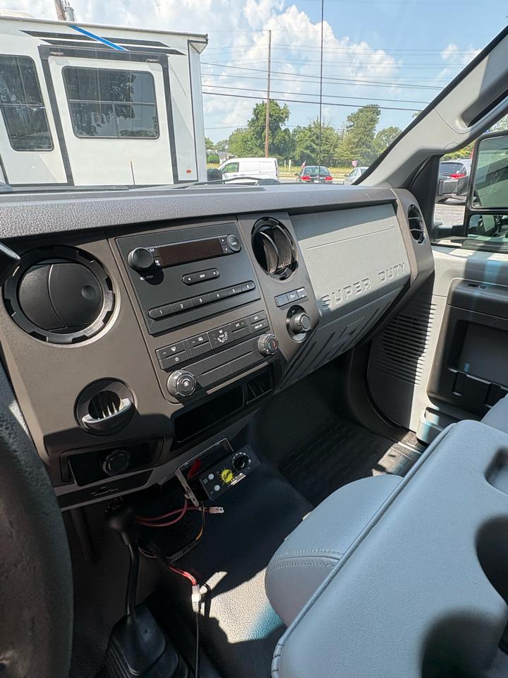 Ford Super Duty F-250 SRW 4WD Reg Cab 137" XLT 2015