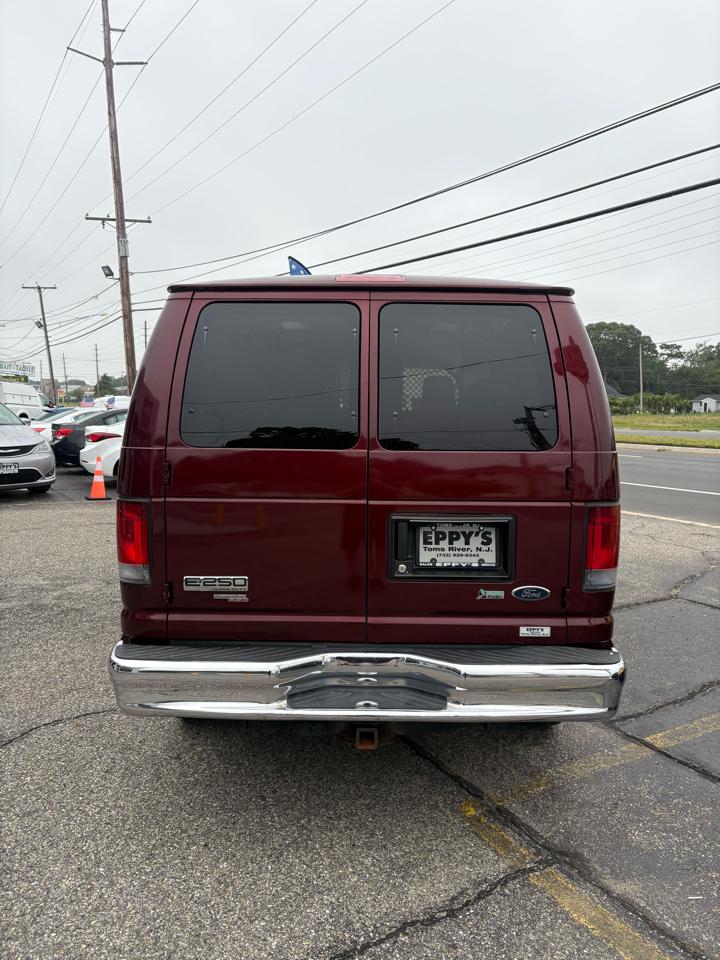 Ford Econoline Cargo Van  2011
