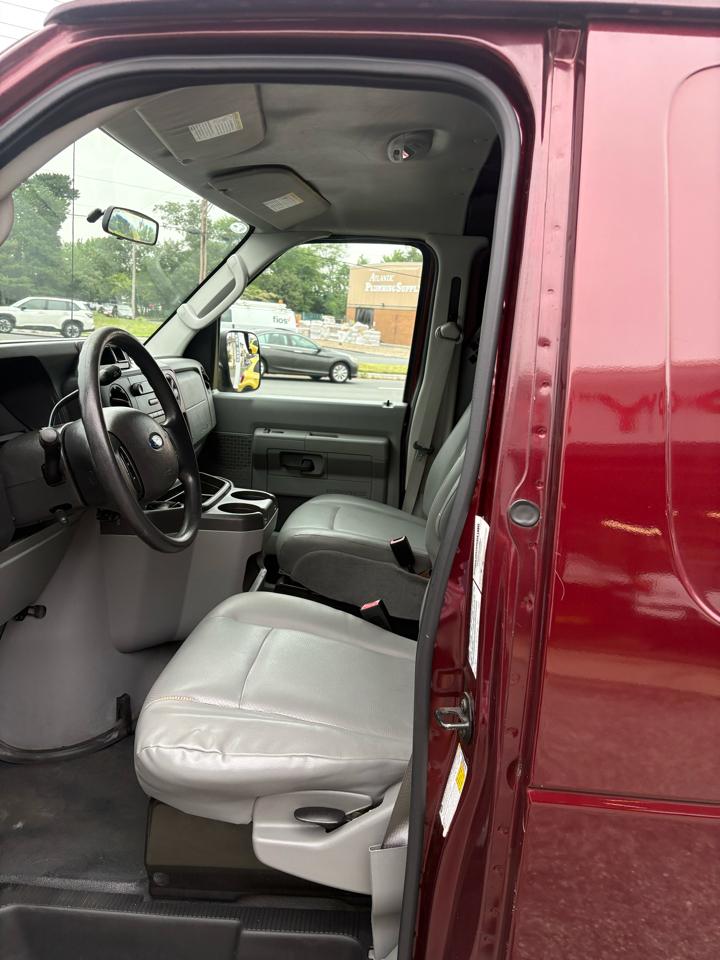Ford Econoline Cargo Van  2011