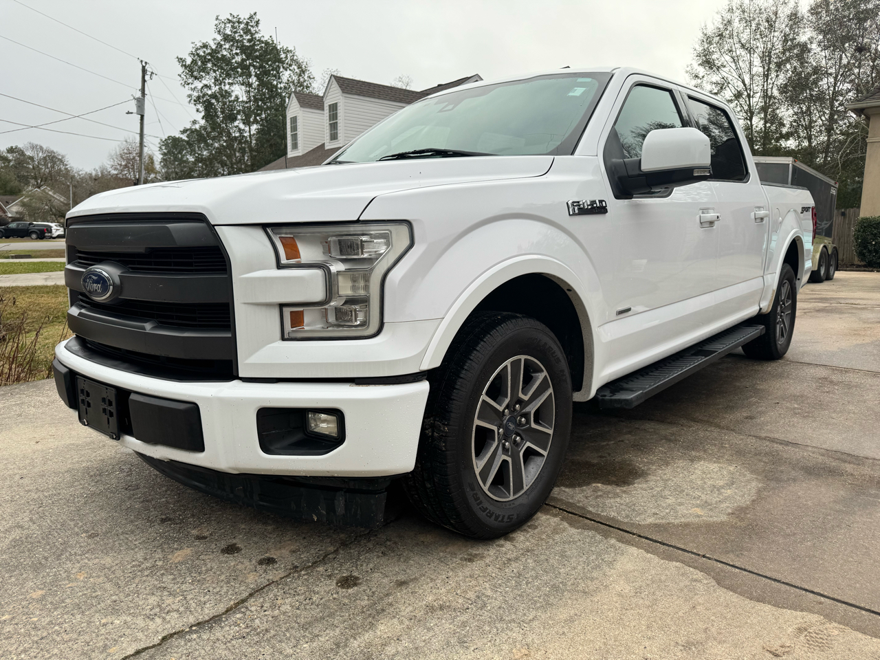 Ford F-150 2WD SuperCrew 145" Lariat 2017