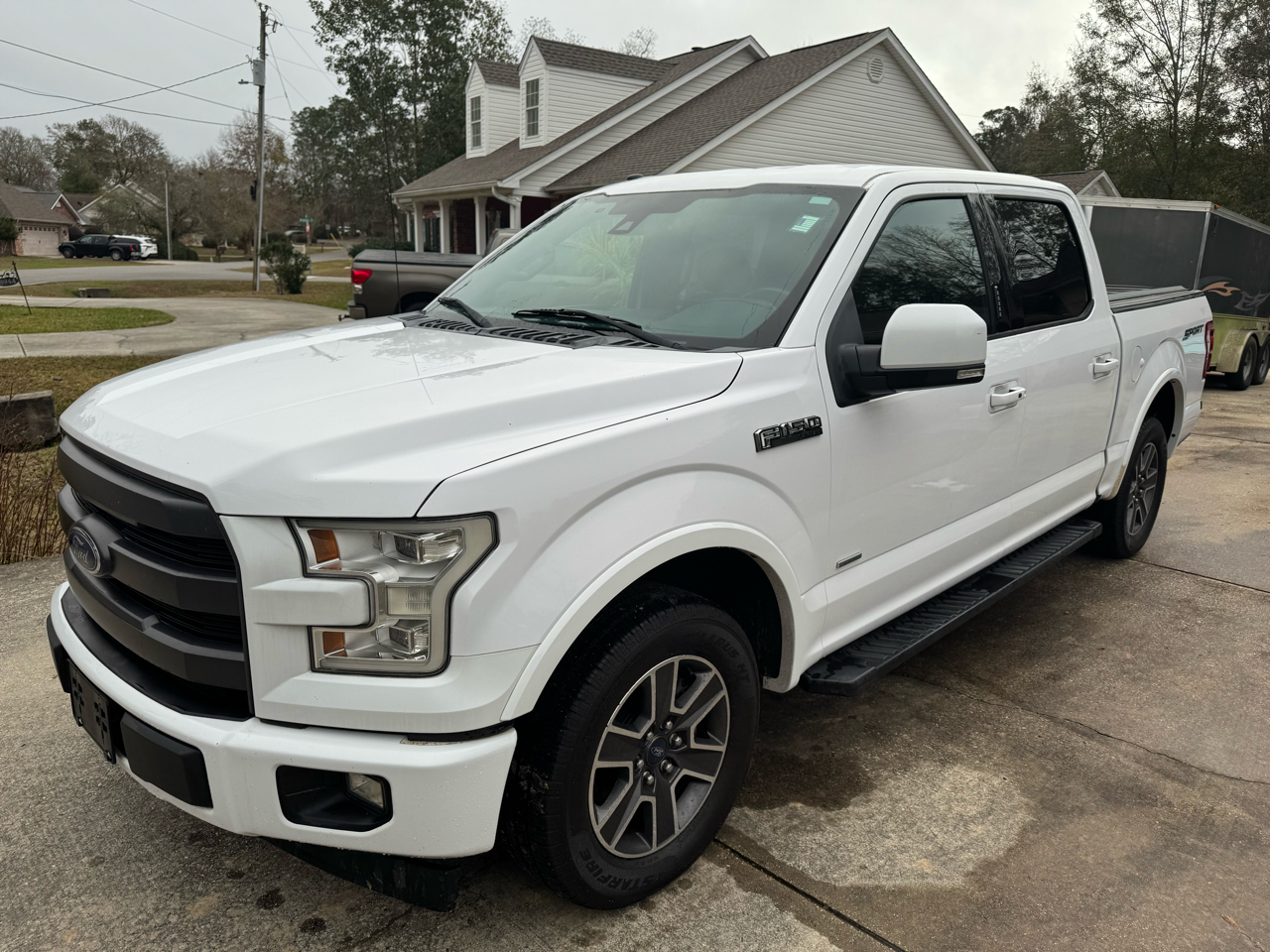Ford F-150 2WD SuperCrew 145" Lariat 2017