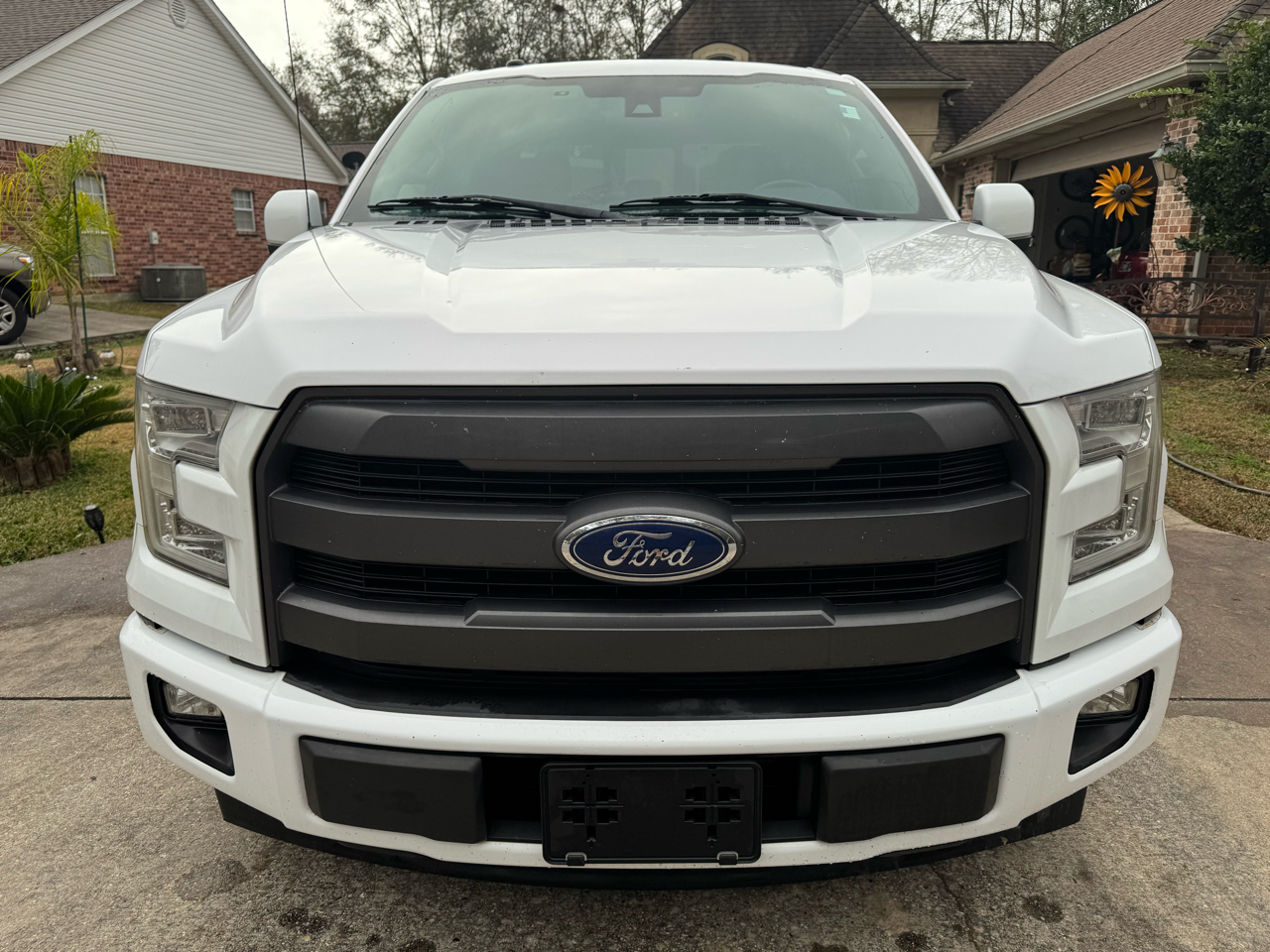 Ford F-150 2WD SuperCrew 145" Lariat 2017