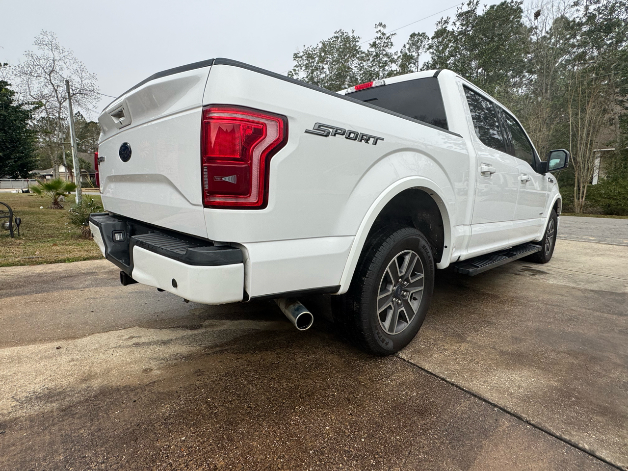 Ford F-150 2WD SuperCrew 145" Lariat 2017