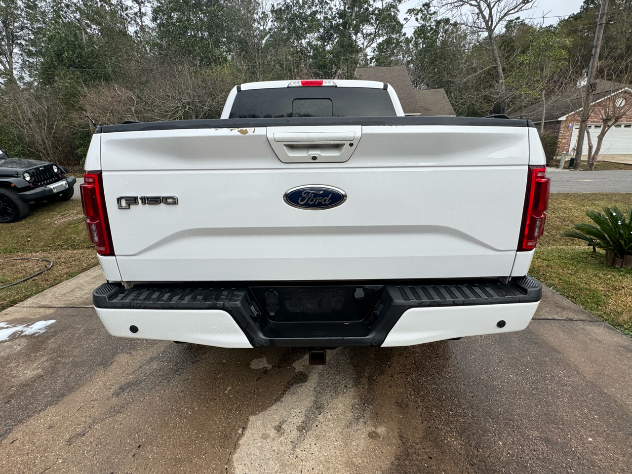 Ford F-150 2WD SuperCrew 145" Lariat 2017