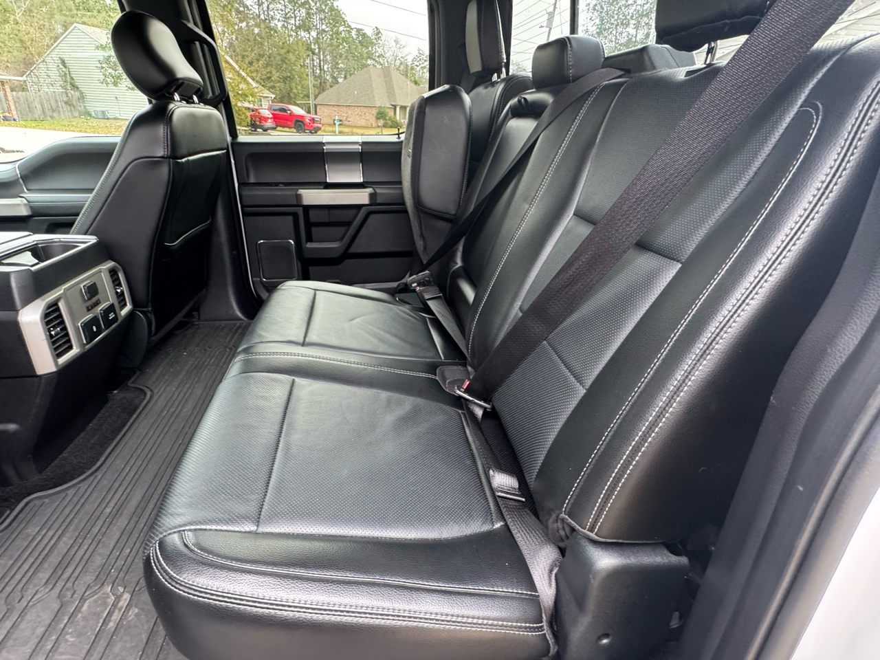 Ford F-150 2WD SuperCrew 145" Lariat 2017