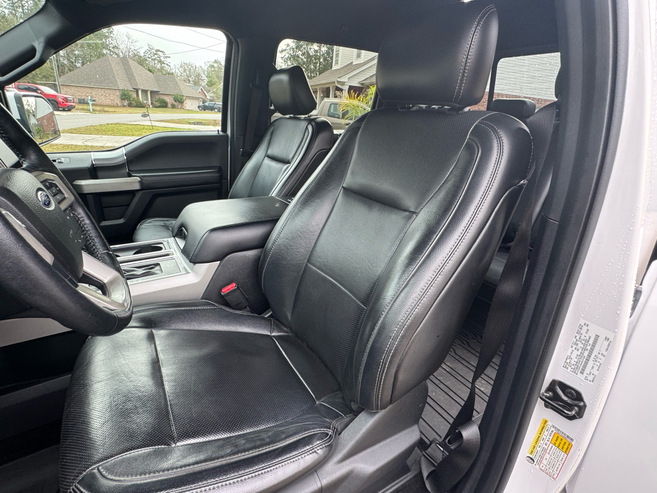 Ford F-150 2WD SuperCrew 145" Lariat 2017