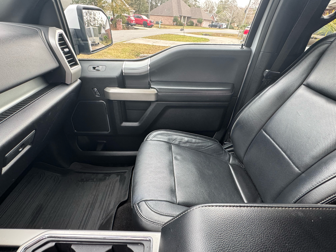 Ford F-150 2WD SuperCrew 145" Lariat 2017