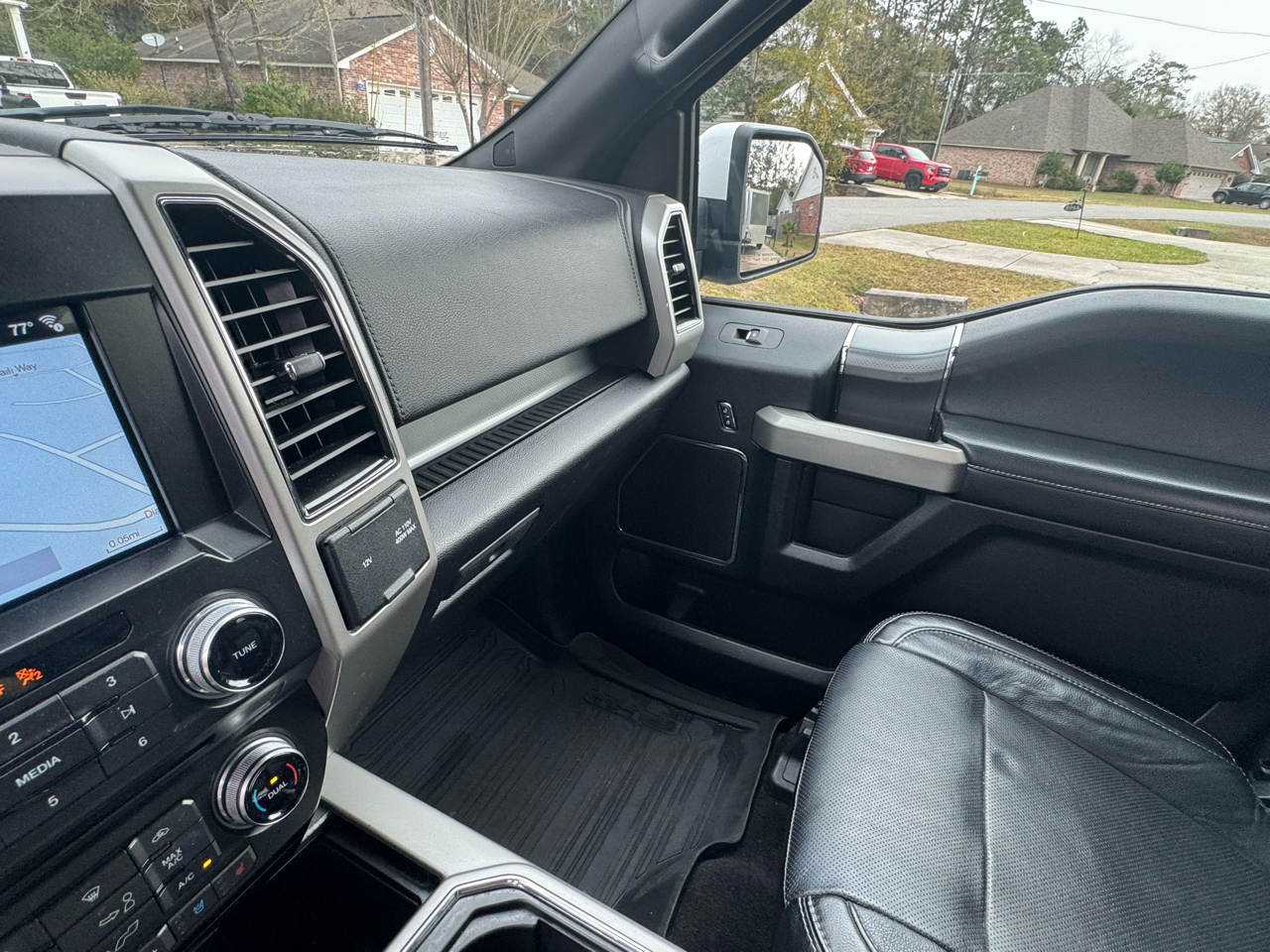 Ford F-150 2WD SuperCrew 145" Lariat 2017