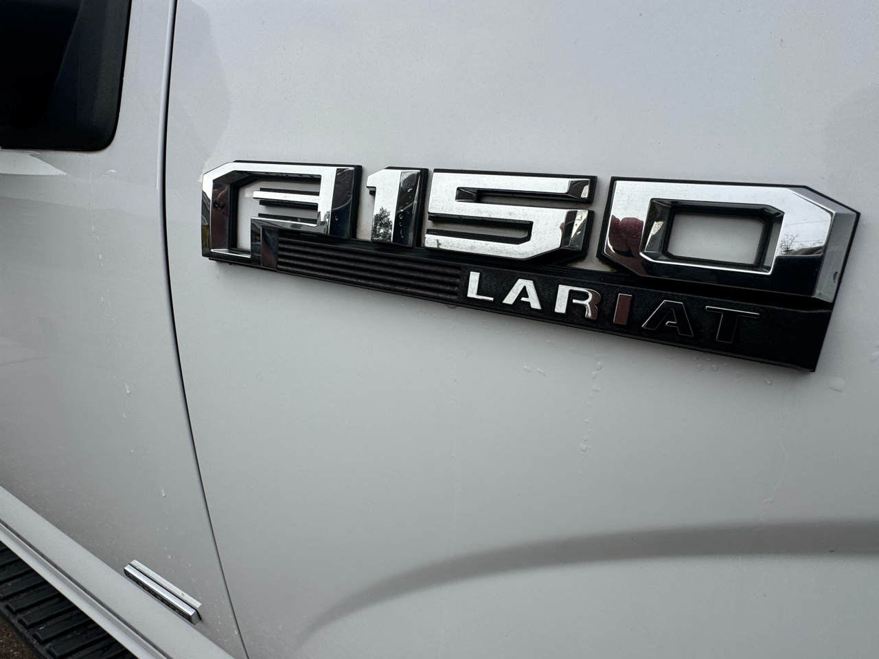 Ford F-150 2WD SuperCrew 145" Lariat 2017