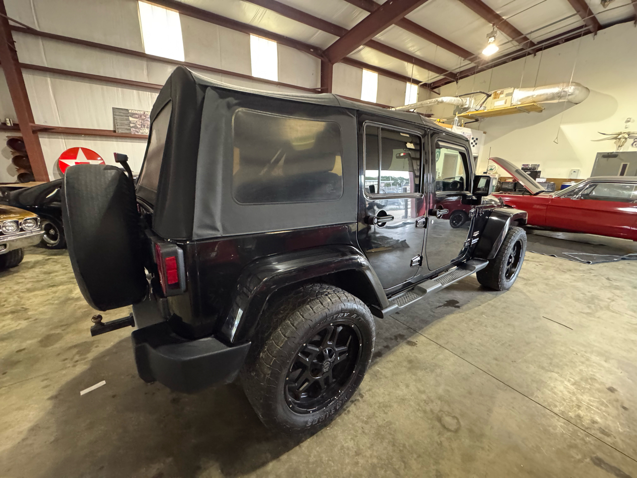 Jeep Wrangler Unlimited Sahara 4WD 2012