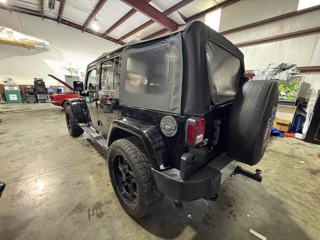 Jeep Wrangler Unlimited Sahara 4WD 2012