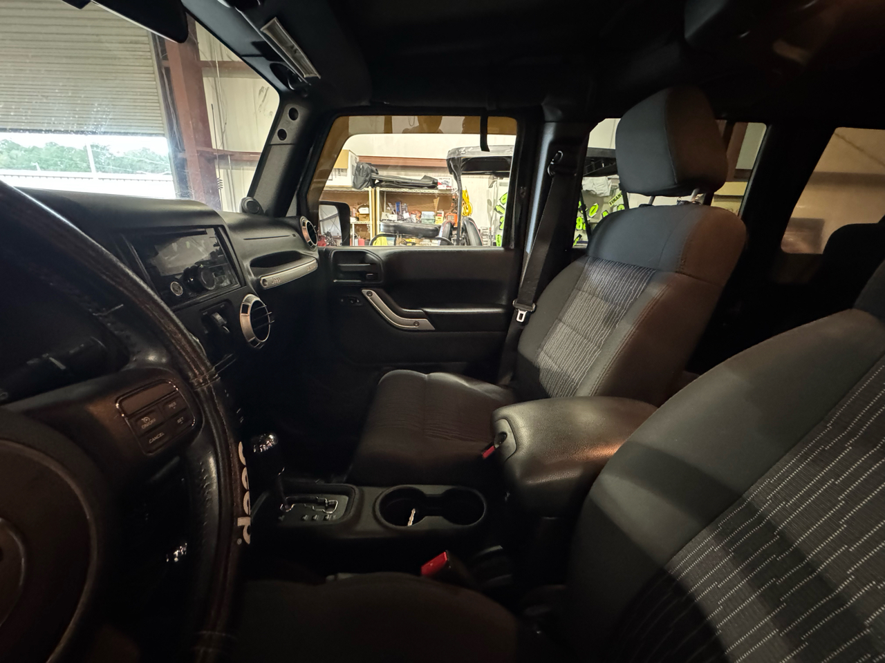 Jeep Wrangler Unlimited Sahara 4WD 2012