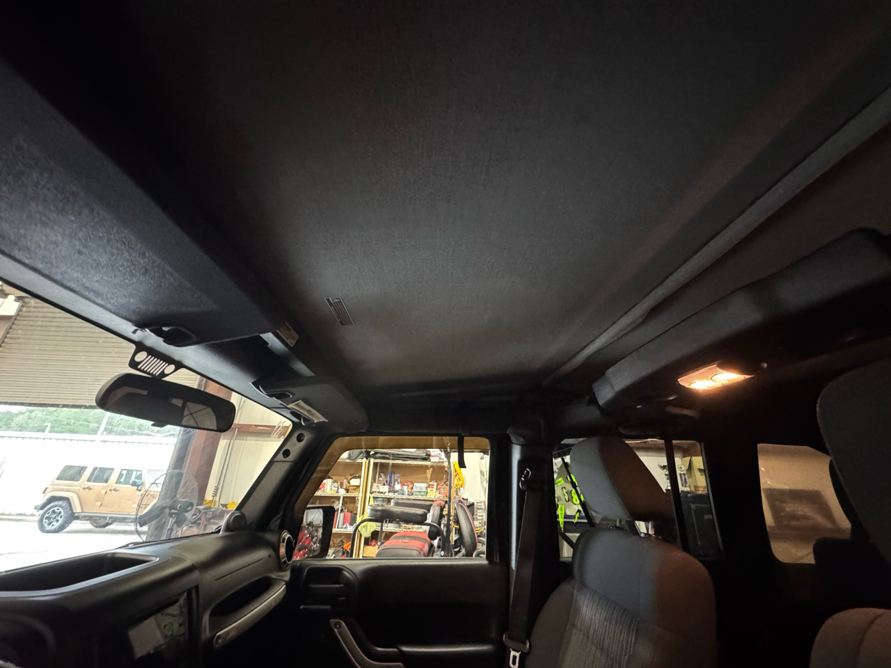 Jeep Wrangler Unlimited Sahara 4WD 2012