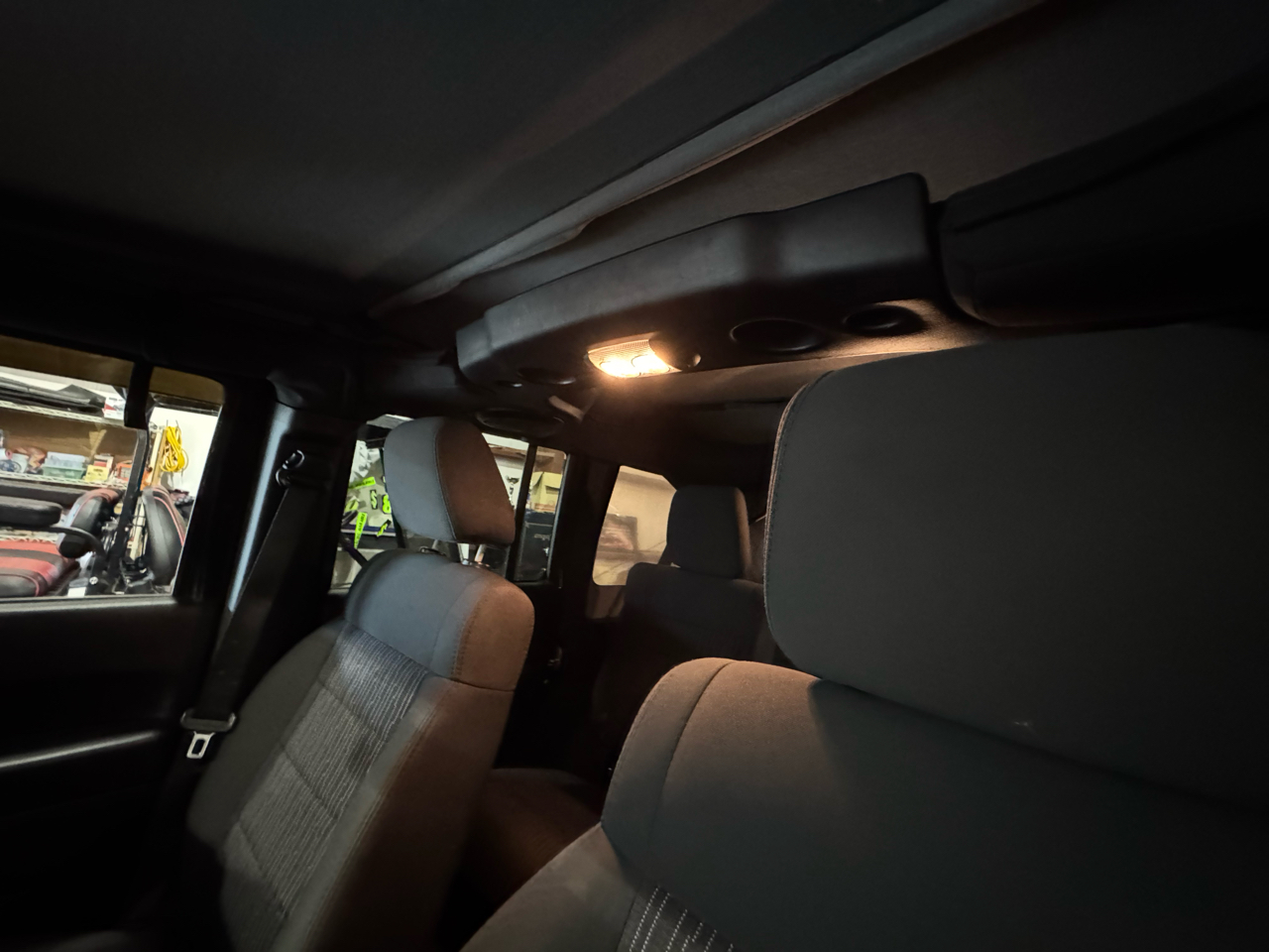 Jeep Wrangler Unlimited Sahara 4WD 2012