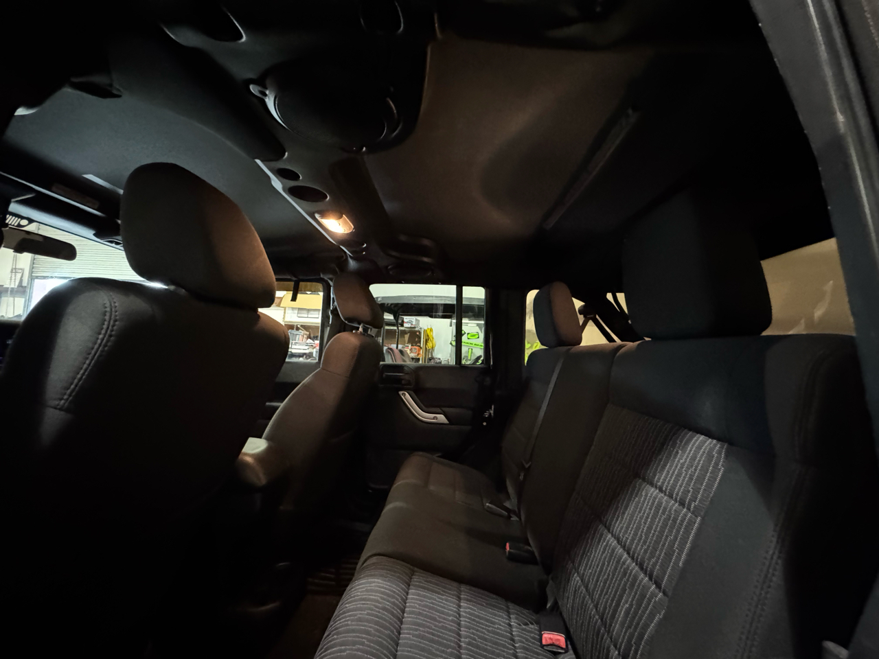 Jeep Wrangler Unlimited Sahara 4WD 2012