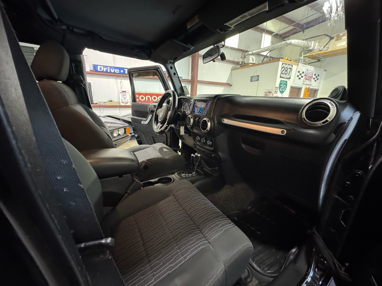 Jeep Wrangler Unlimited Sahara 4WD 2012