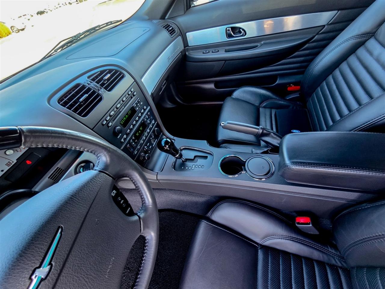 Ford Thunderbird  2002