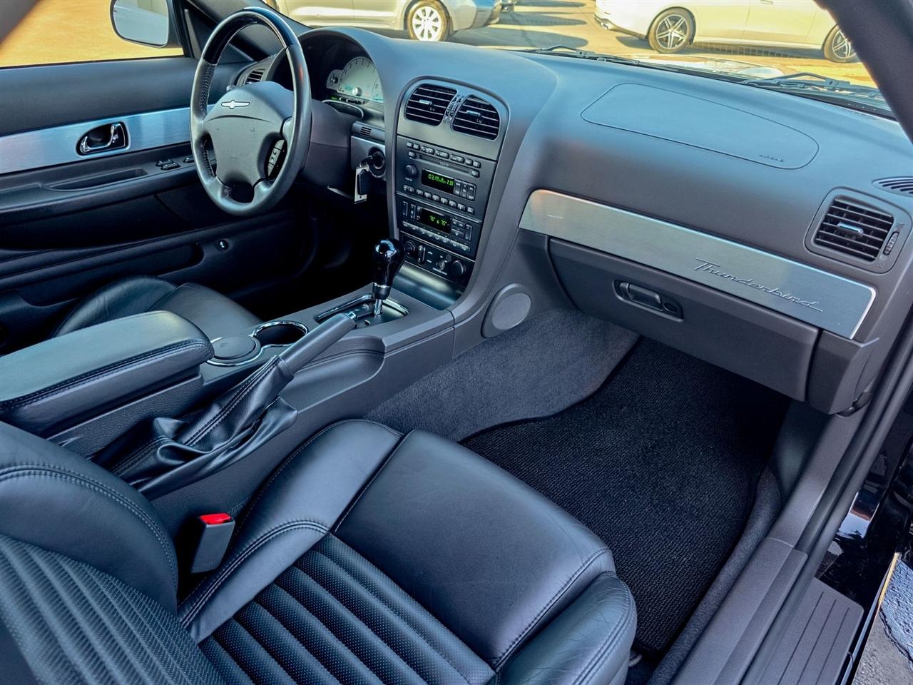 Ford Thunderbird  2002