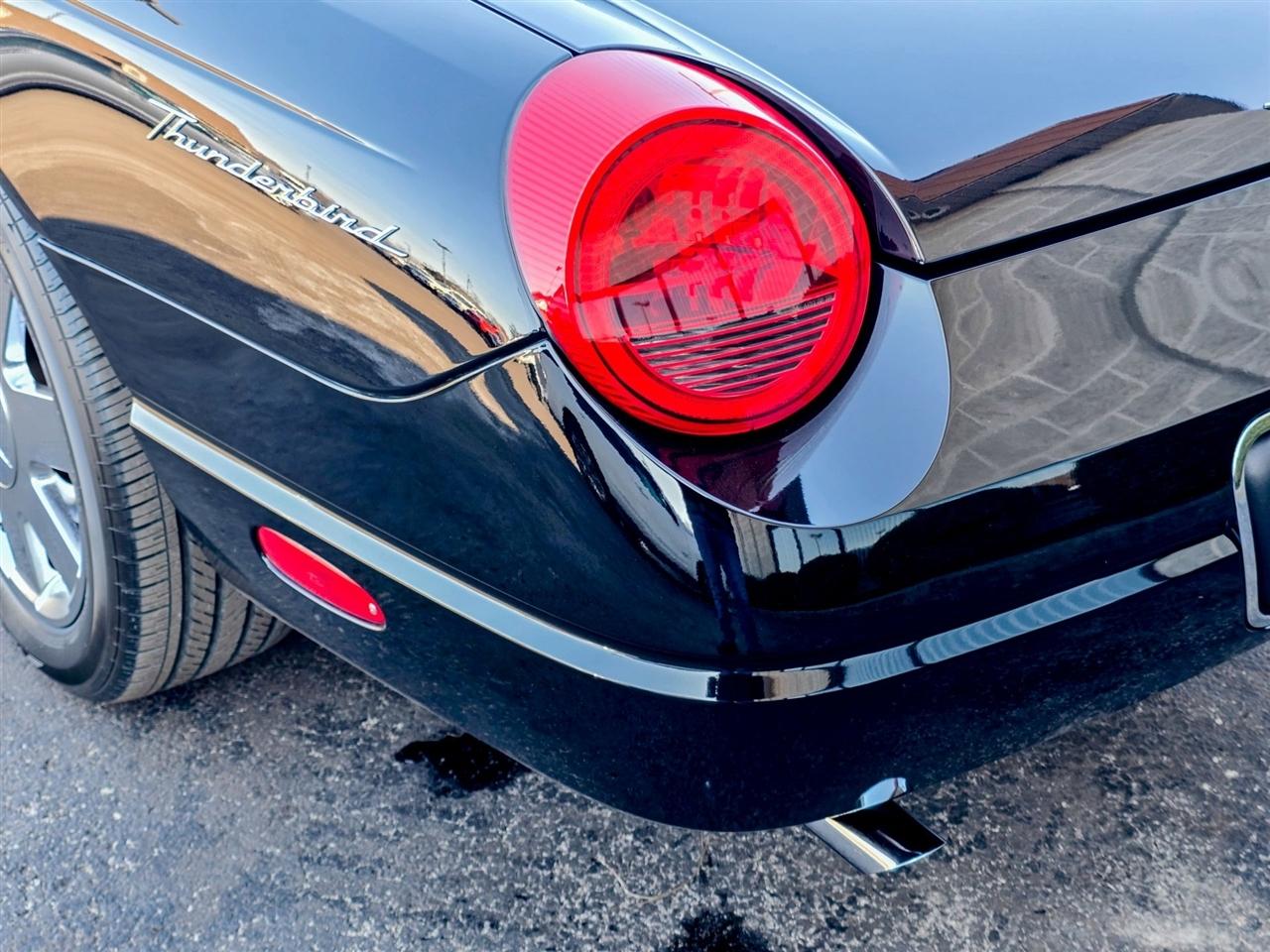 Ford Thunderbird  2002