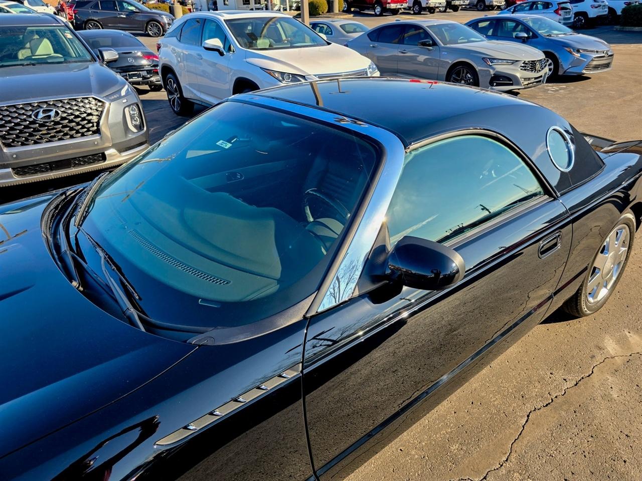 Ford Thunderbird  2002