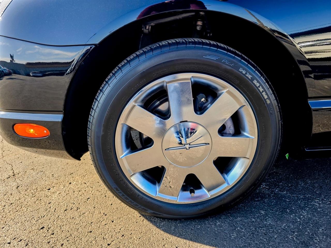 Ford Thunderbird  2002