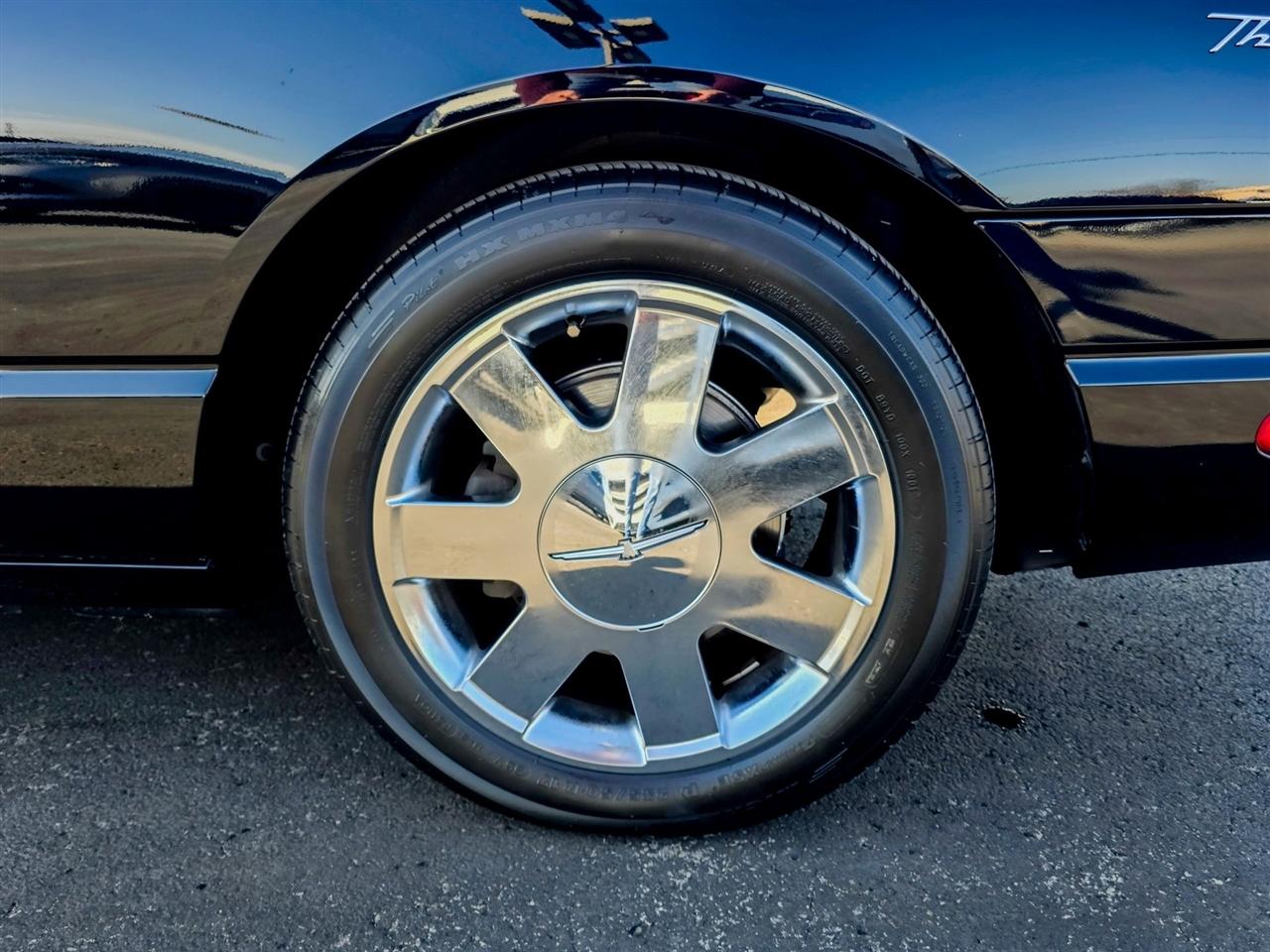 Ford Thunderbird  2002