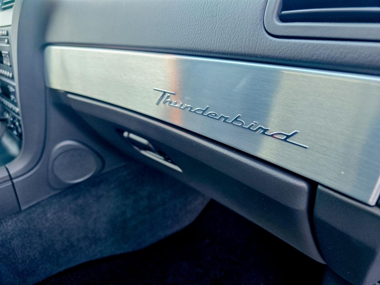 Ford Thunderbird  2002