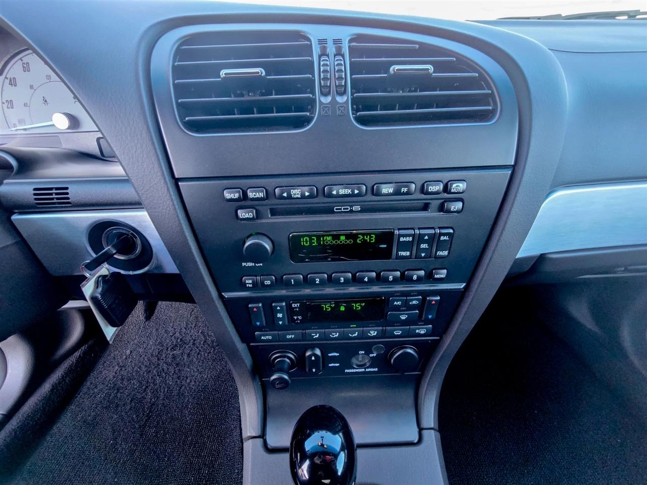 Ford Thunderbird  2002