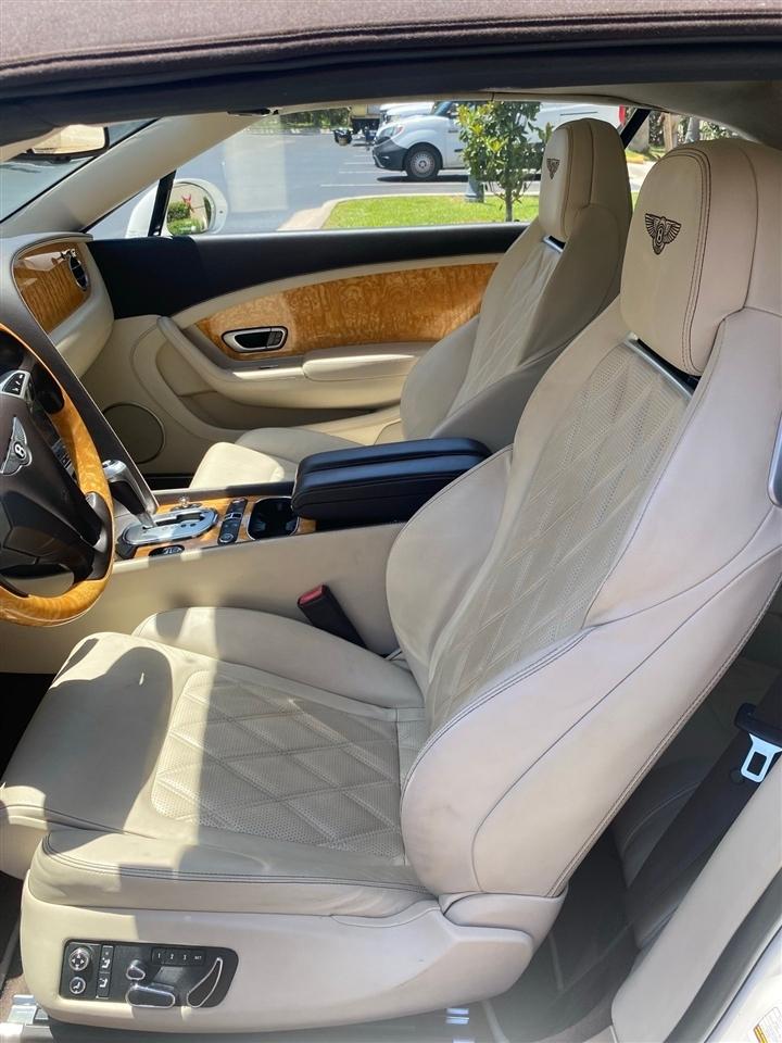 Bentley Continental GTC  2014