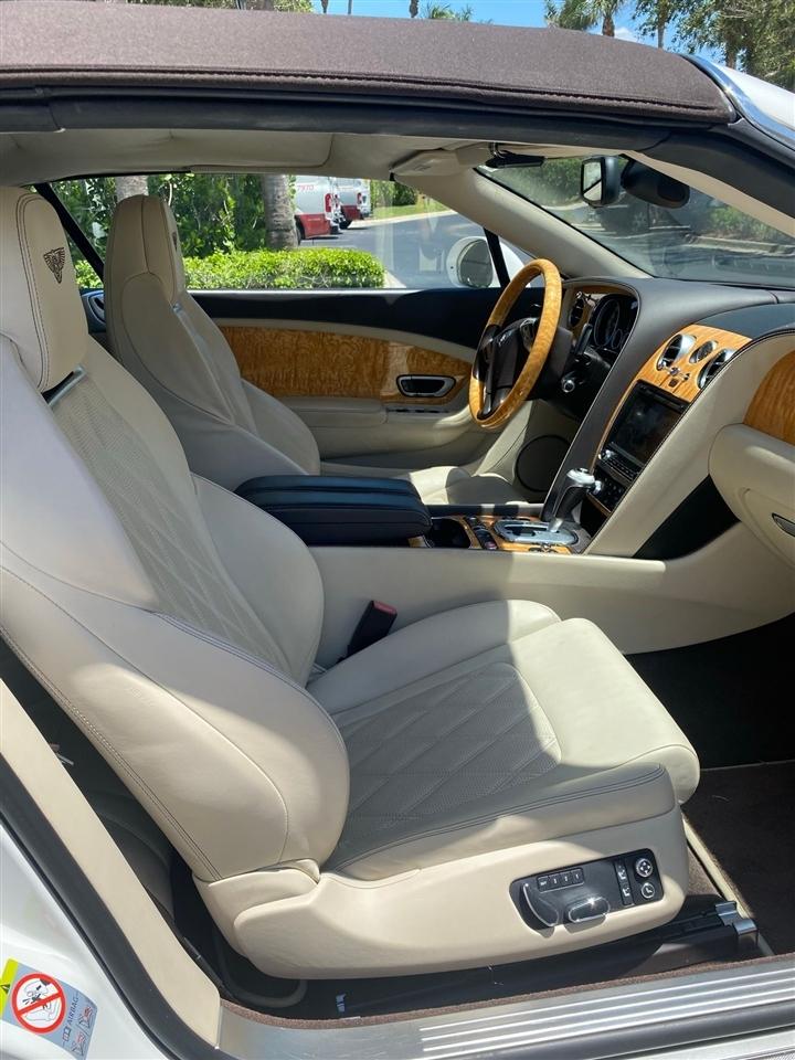 Bentley Continental GTC  2014