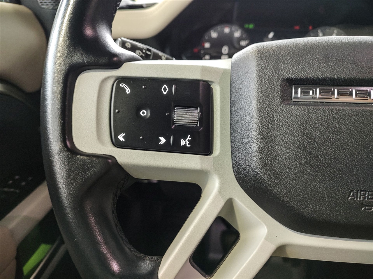 Land Rover Defender  2023 Land Rover Defender  2023