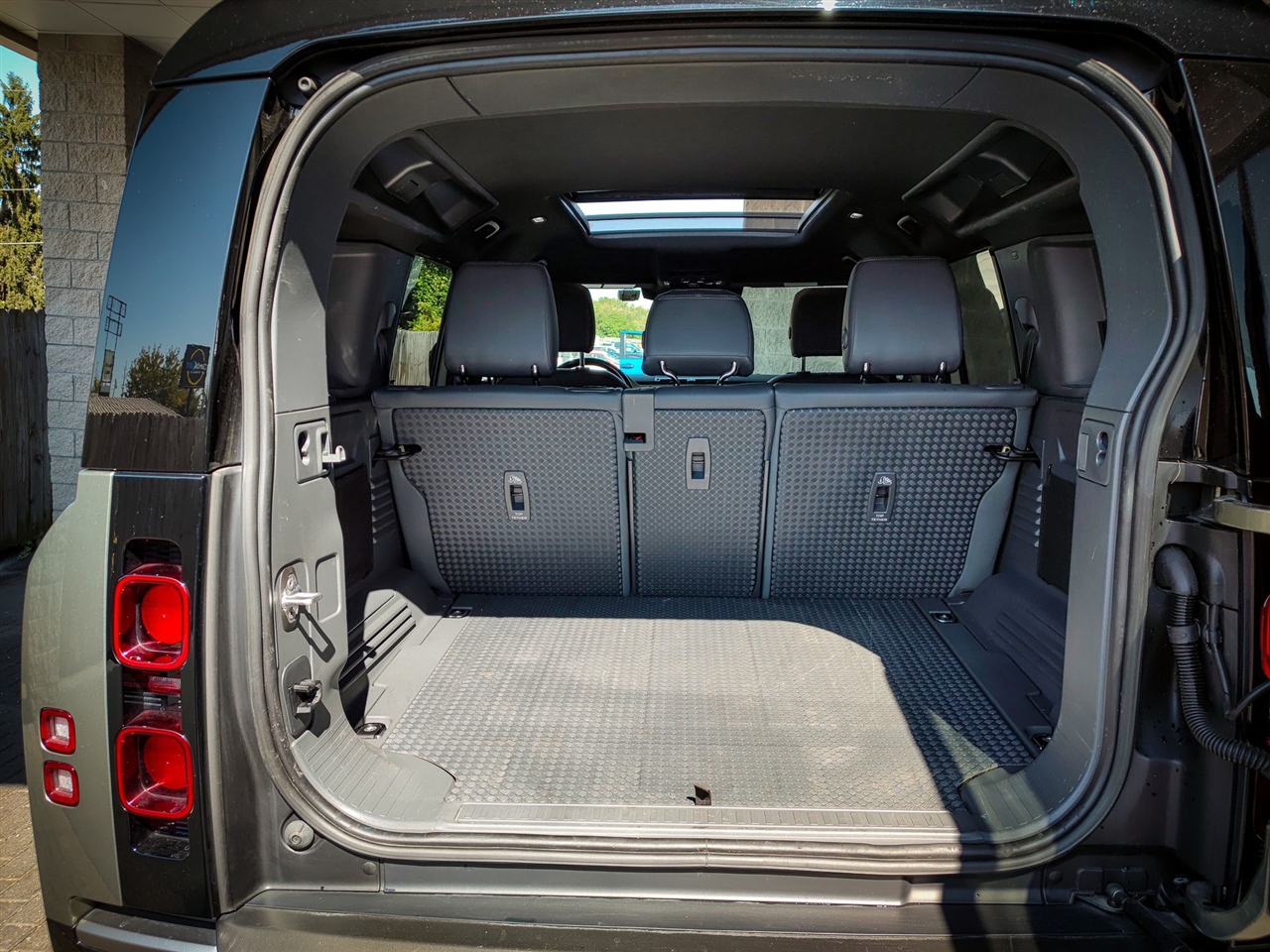 Land Rover Defender  2023 Land Rover Defender  2023