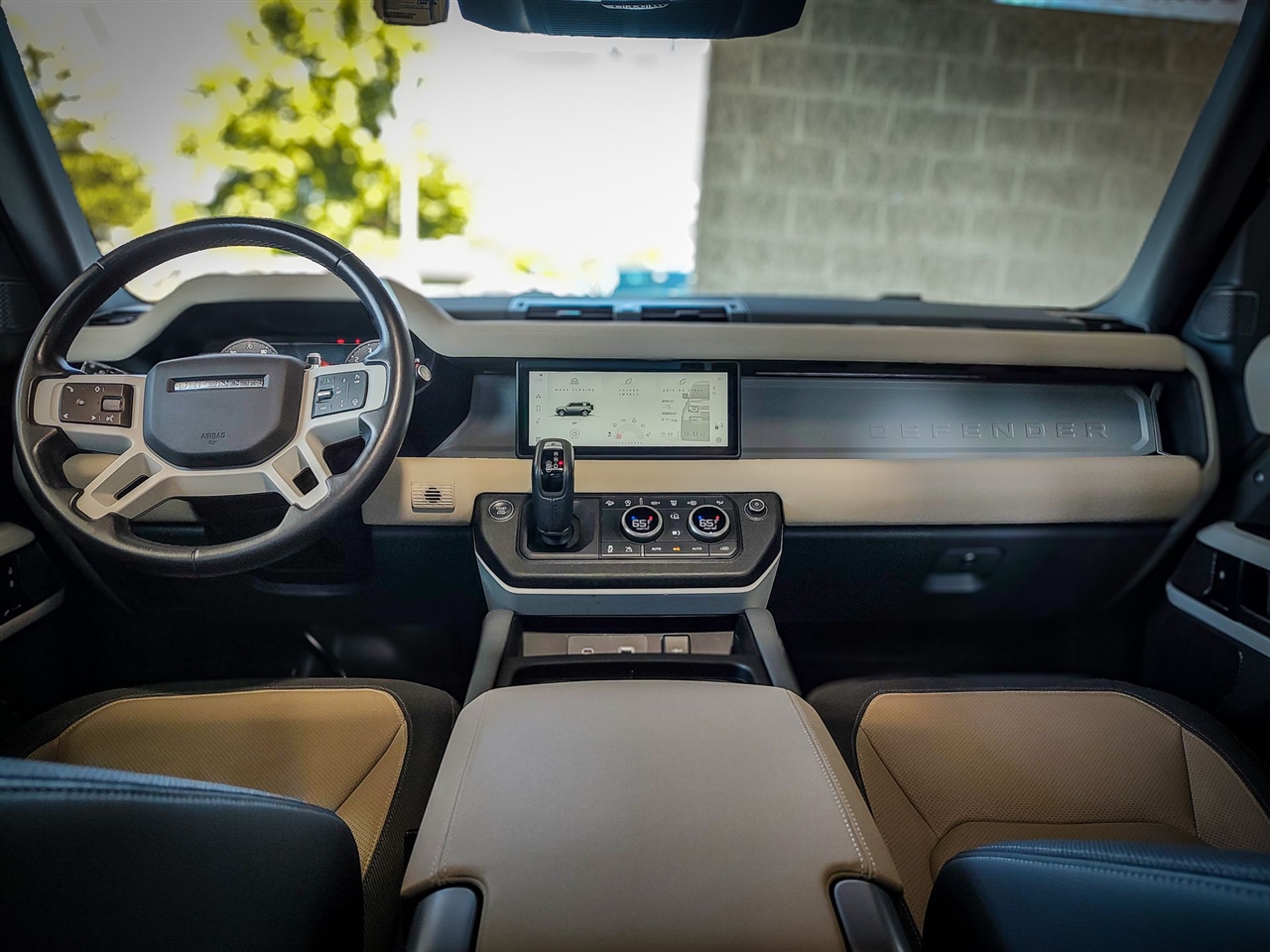 Land Rover Defender  2023