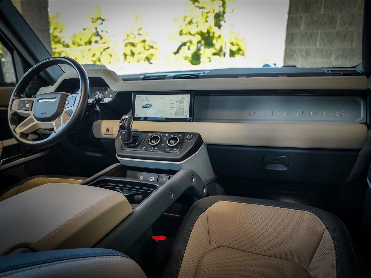 Land Rover Defender  2023