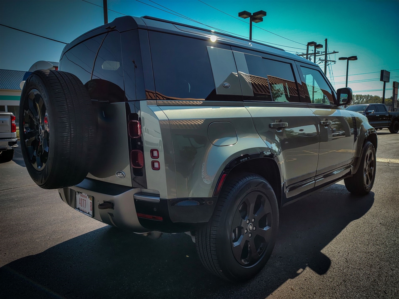 Land Rover Defender  2023