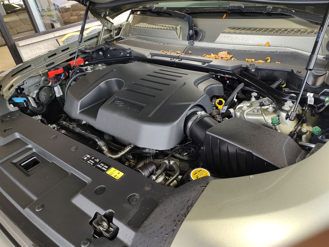 Land Rover Defender  2023