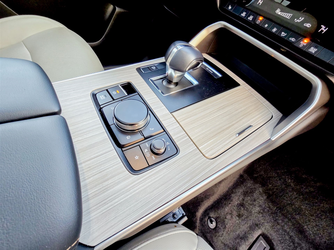 Mazda CX-70 PHEV Premium Package AWD 2025