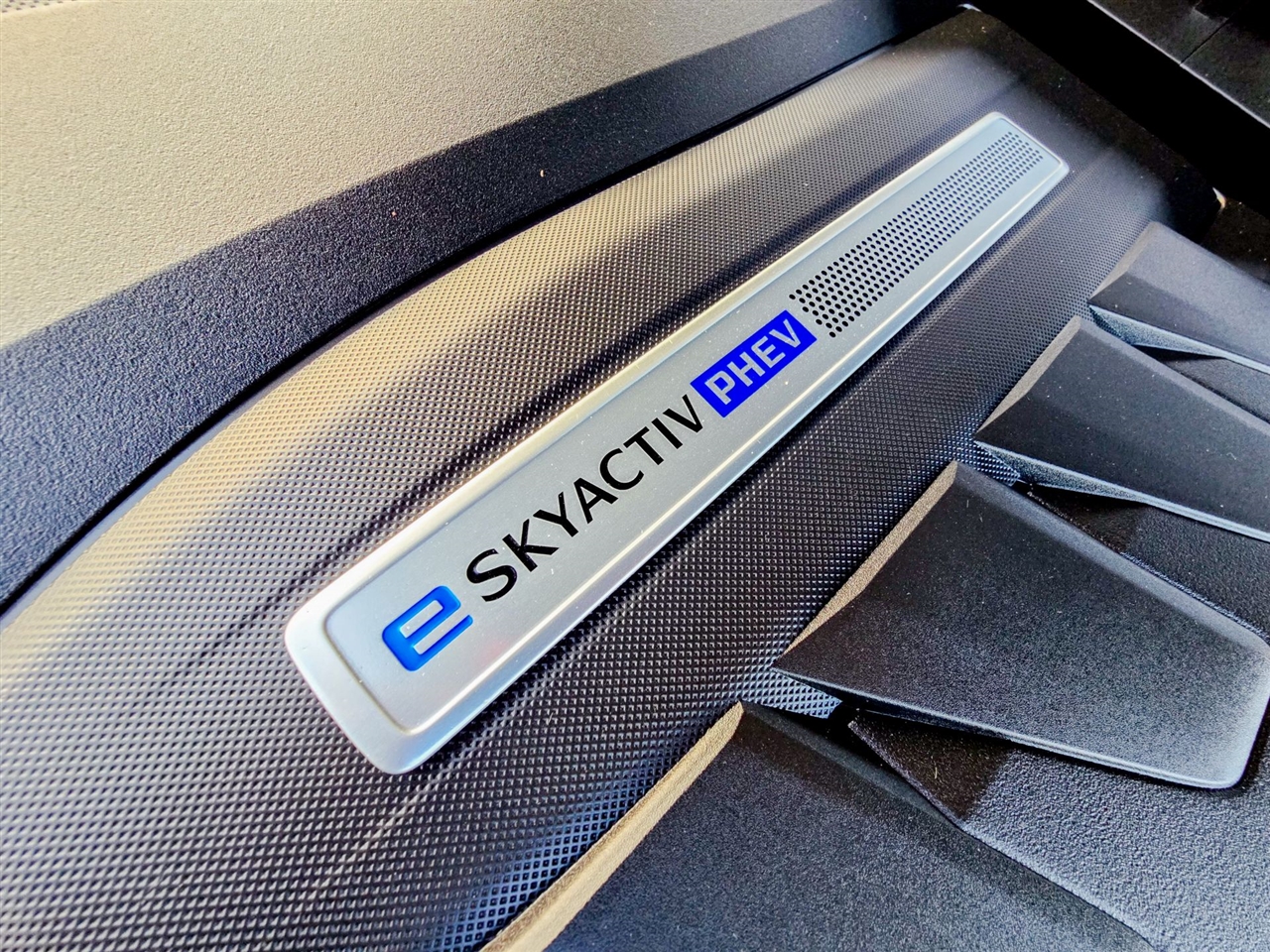 Mazda CX-70 PHEV Premium Package AWD 2025