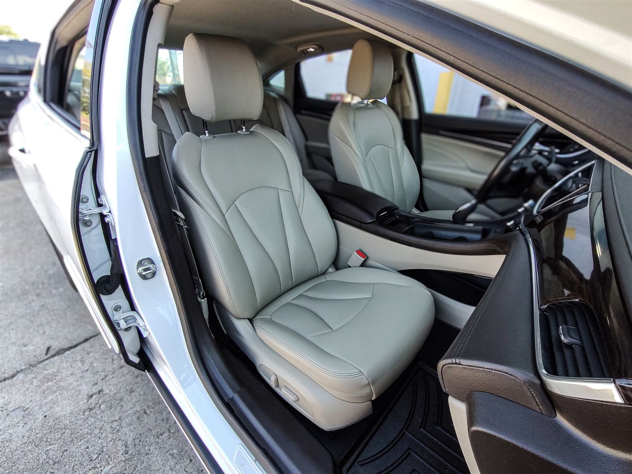 Buick LaCrosse  2017 Buick LaCrosse  2017