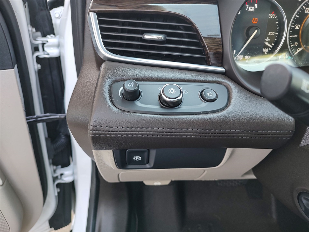 Buick LaCrosse  2017 Buick LaCrosse  2017